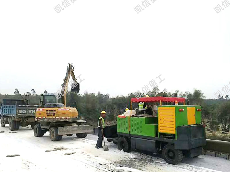 路邊（biān）石（shí）成型（xíng）機