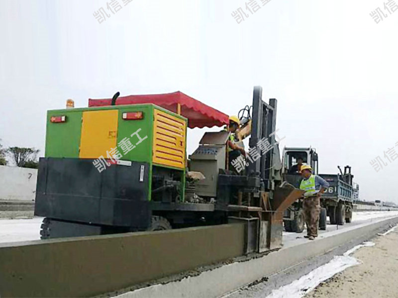 路邊石（shí）成型機