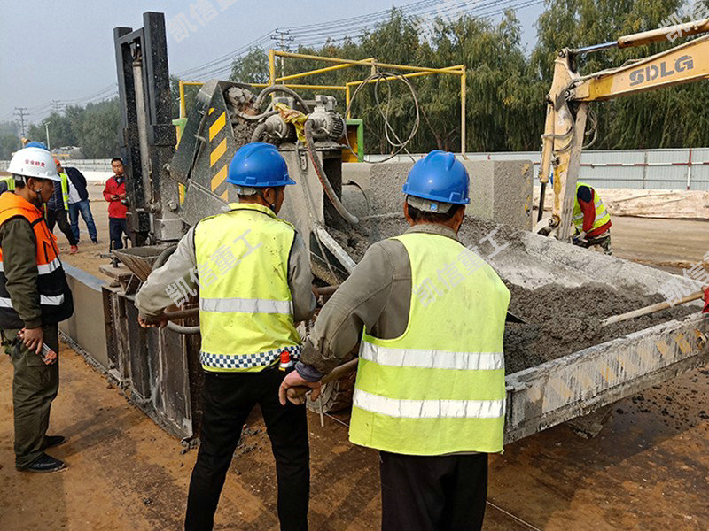 路肩（jiān）牆滑膜機