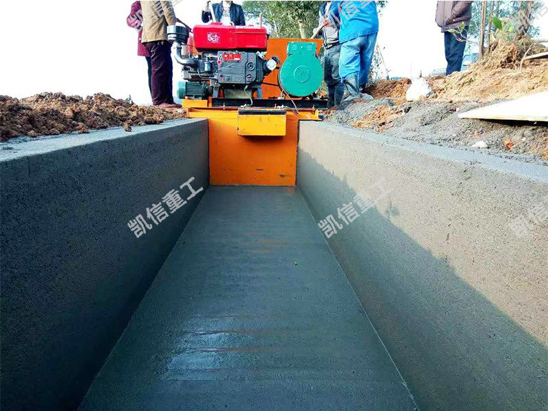 現澆矩形滑模成型(xíng)機