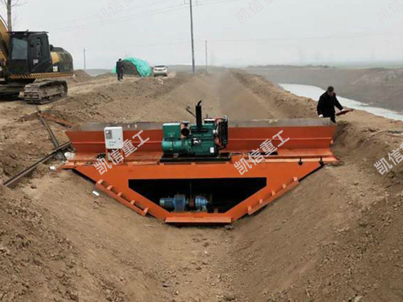 大型灌（guàn）溉渠成型機