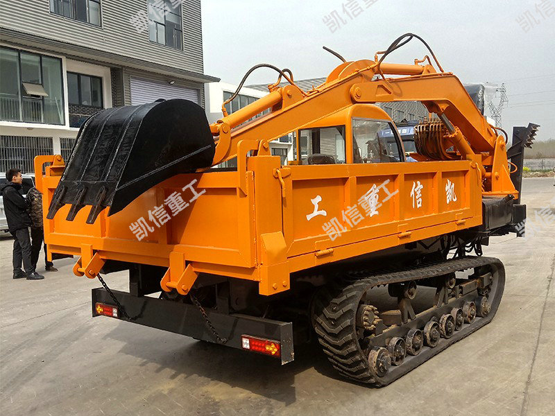 履（lǚ）帶隨車挖