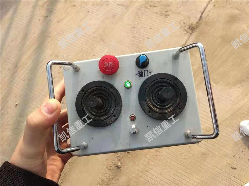 履帶式升降平台