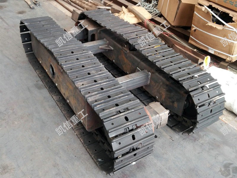 3噸液壓履(lǚ)帶底盤