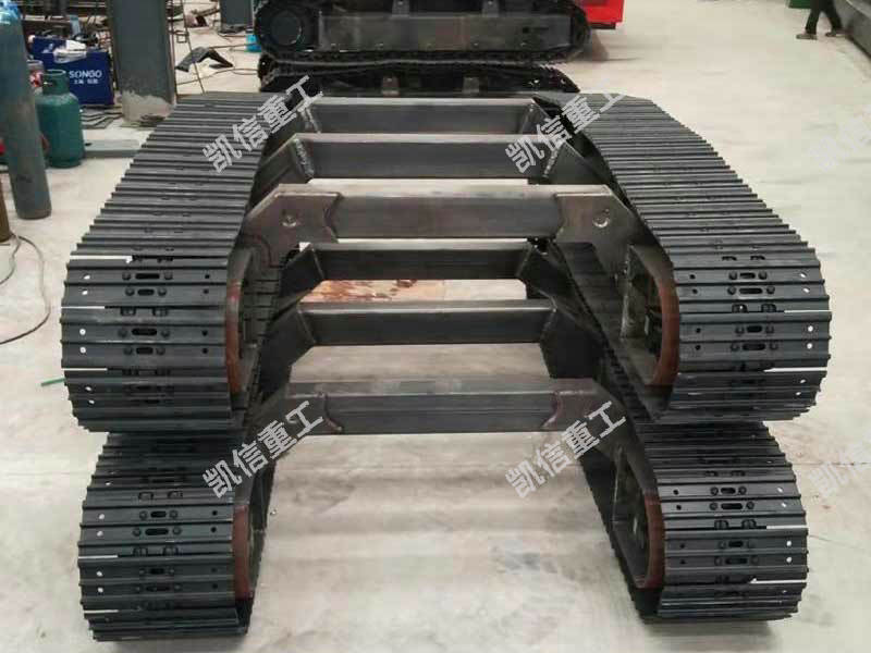 鋼（gāng）製履帶底盤