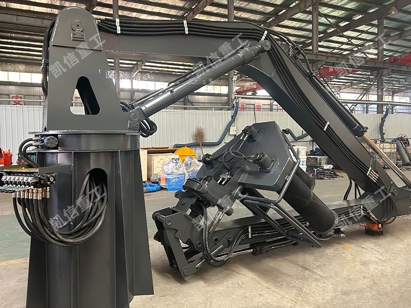 船（chuán）用（yòng）起（qǐ）網機