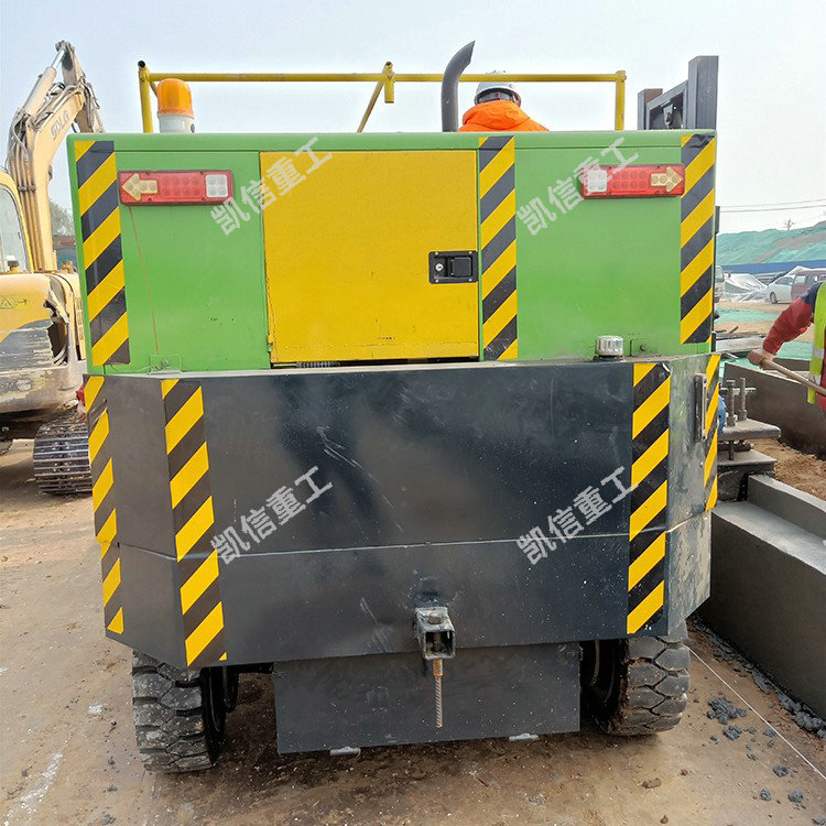 路肩(jiān)牆滑(huá)膜機