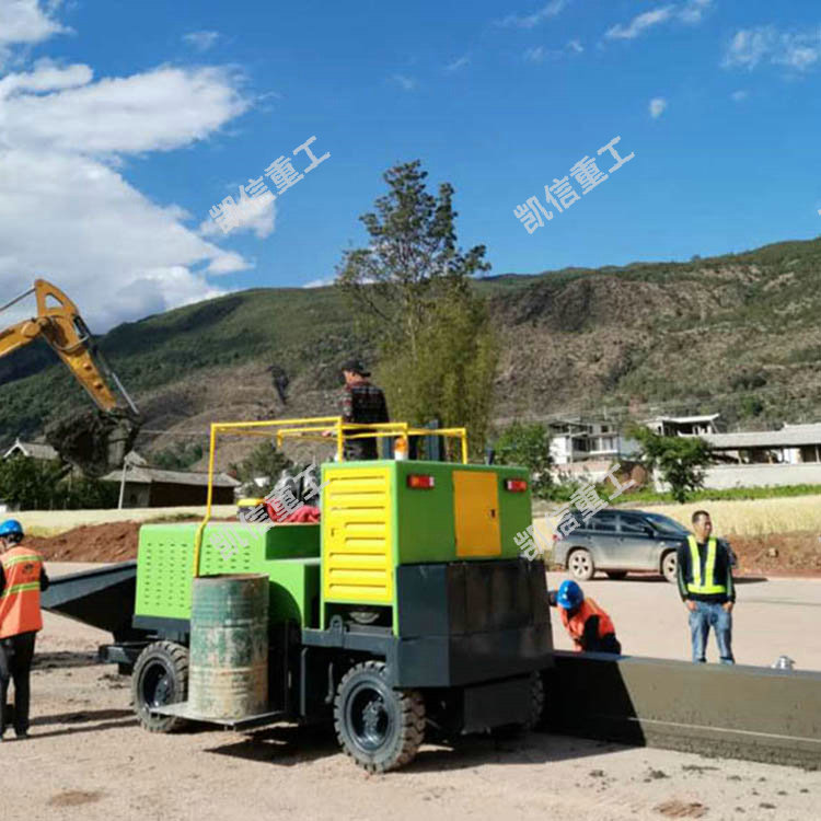 護肩(jiān)牆滑膜機