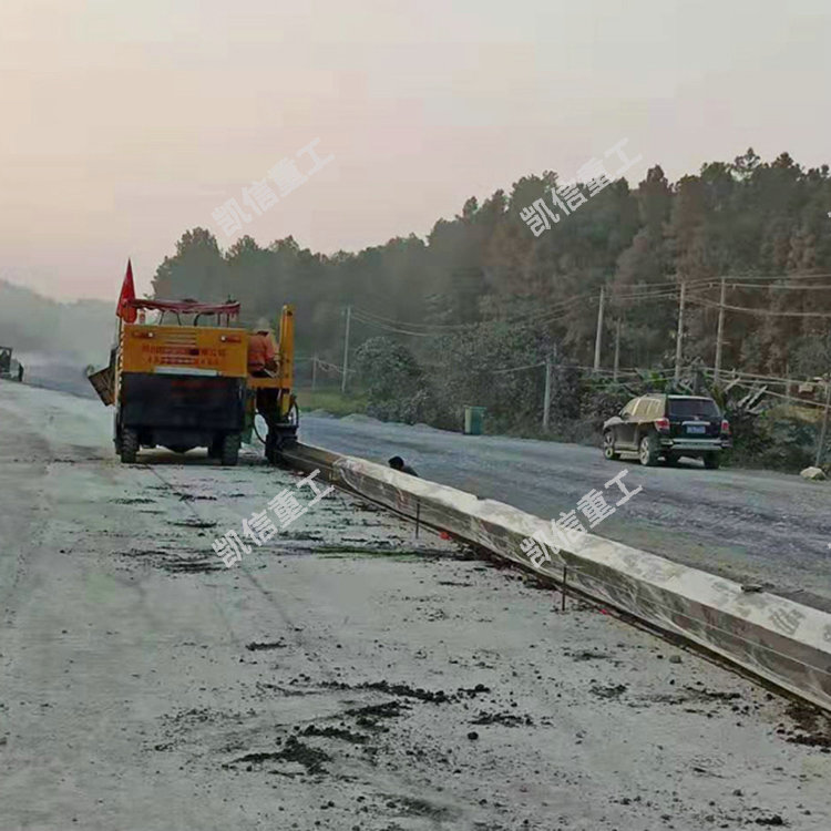 混凝土路緣石滑模機