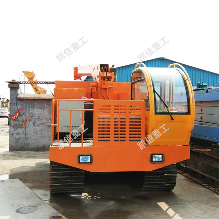 履(lǚ)帶吊運機