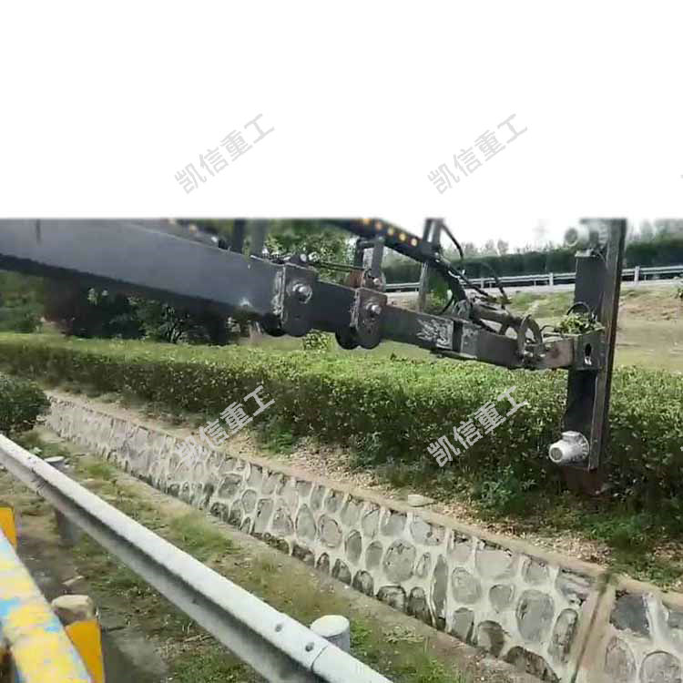 小型伸縮臂修(xiū)剪機