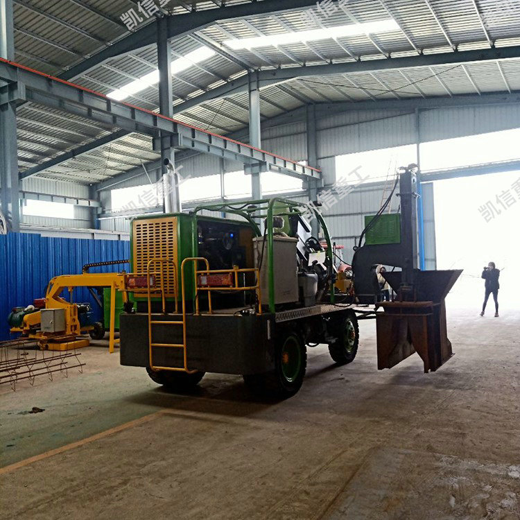 混（hún）凝土水溝（gōu）滑模機