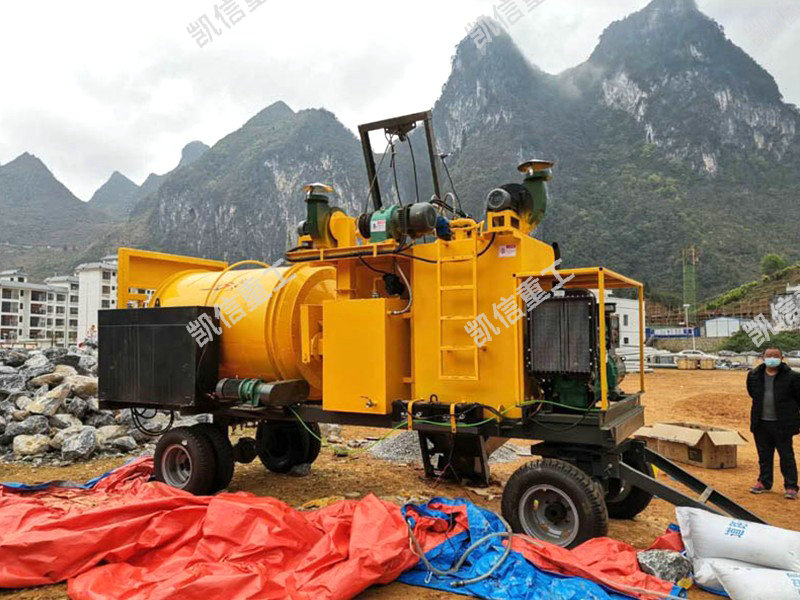 滚筒式沥(lì)青砼拌(bàn)合机