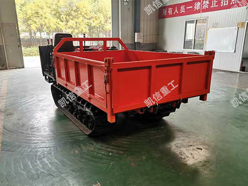 3噸履（lǚ）帶運輸車
