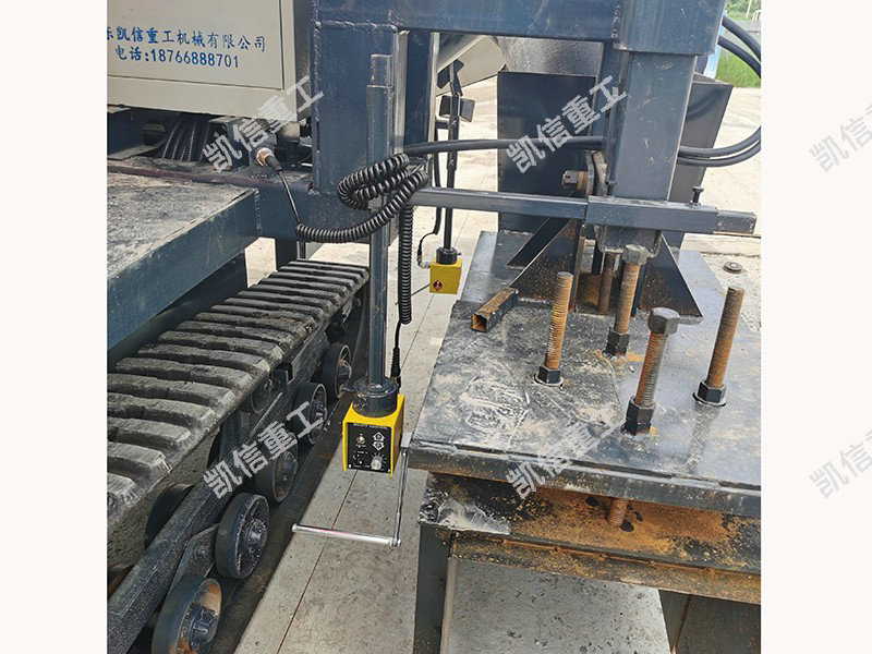 路肩(jiān)牆滑膜機