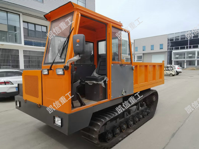 履（lǚ）帶運輸車