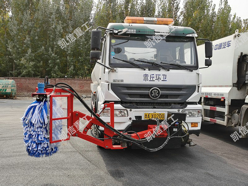 公路（lù）護欄清洗（xǐ）機