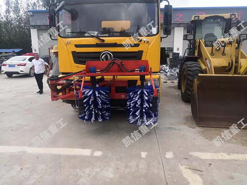 波形護（hù）欄清洗機